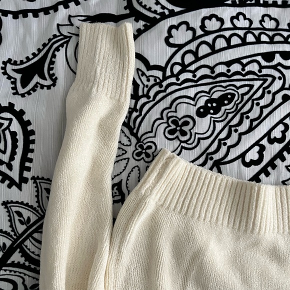 Aritzia Wilfred Sweater Ecru Size Large. - Picture 12 of 12